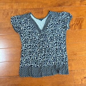 Anthro patterned short sleeve pullover shirt size Medium